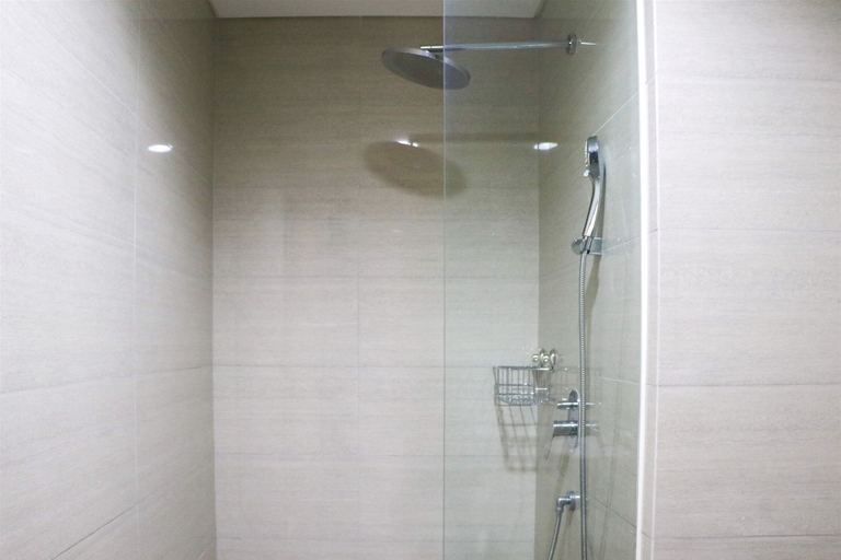 Bathroom 2, Spacious And Homey 2Br At Ciputra International Apartment, Jakarta Barat
