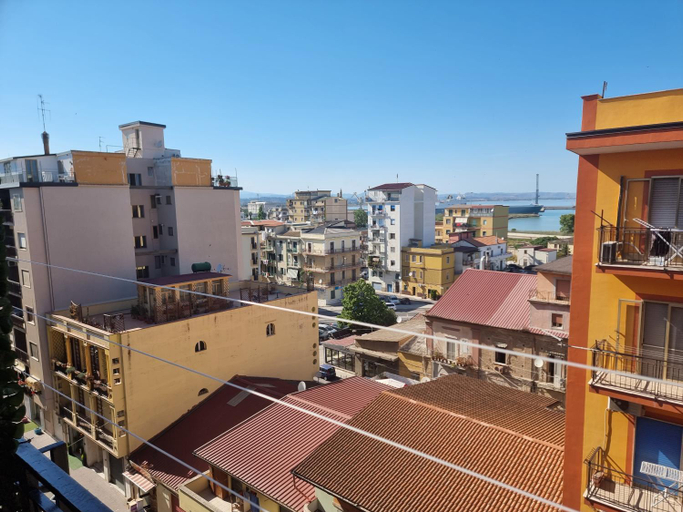 Others 5, B&B al sesto piano, Crotone