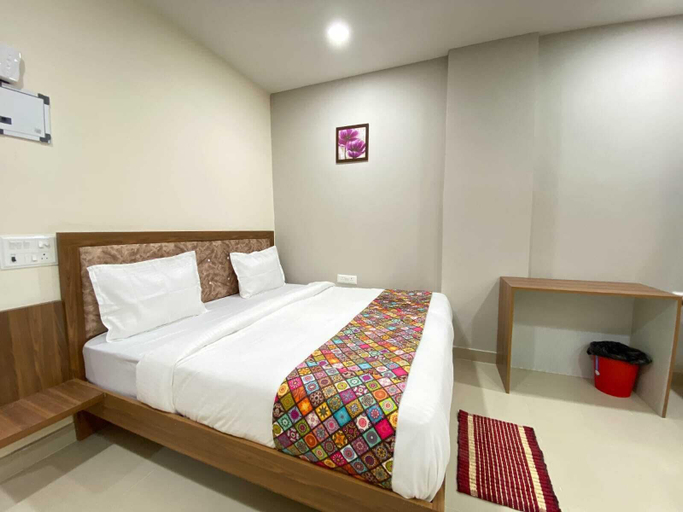 Bedroom 5, Hotel Vistacrest Noida Sector 35, Gautam Buddha Nagar