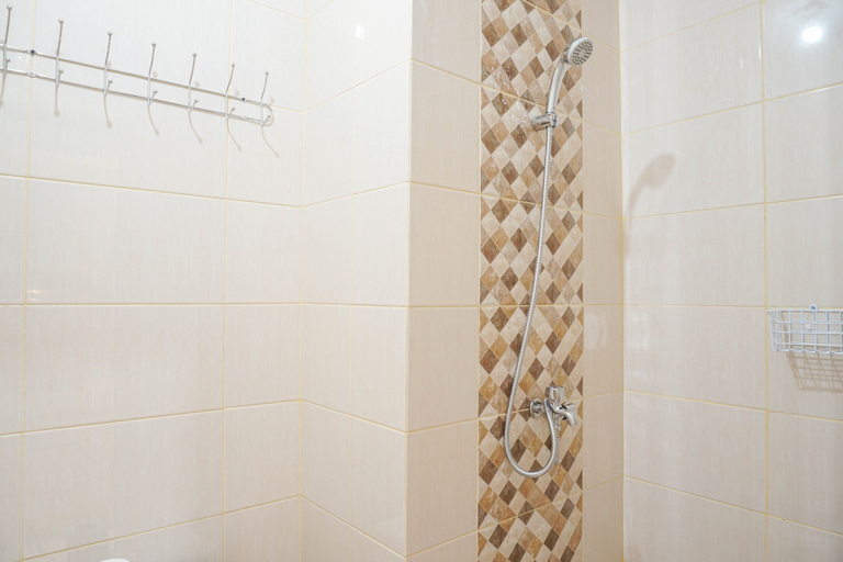 Bathroom 4, Comfy And Minimalist Studio Dave Apartment Near Universitas Indonesia, Depok