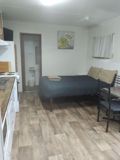 Bedroom 3, Highway Tourist Village, Narrabri