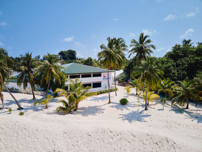 Others 5, akomadoo retreat, Baa Atoll