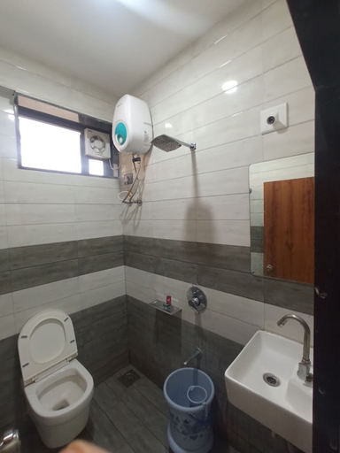 Bathroom, Hotel The Pill, Bhavnagar
