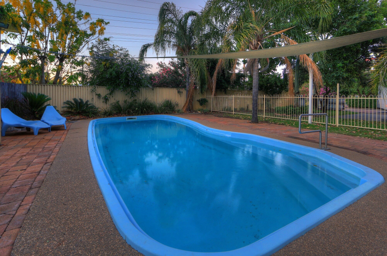 Sport & Beauty, Highway Tourist Village, Narrabri