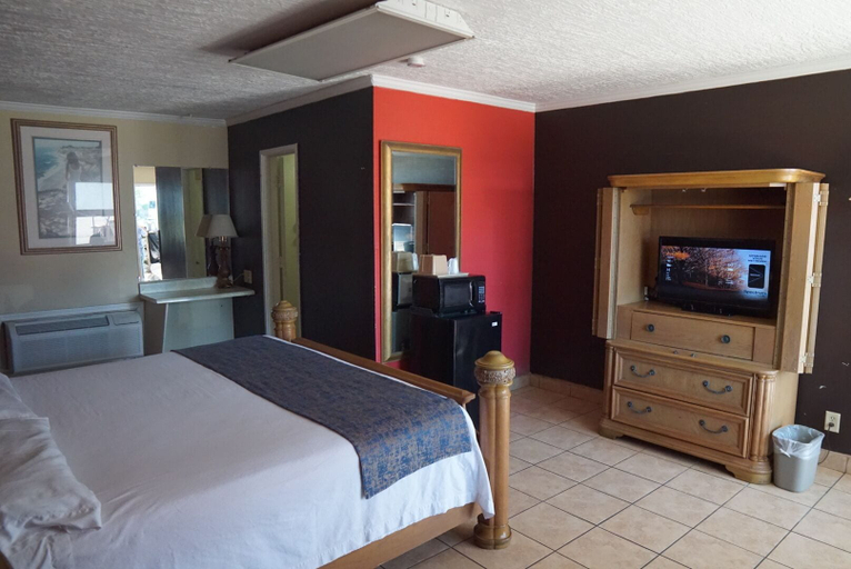 Bedroom 2, La Hacienda Hotel, Webb