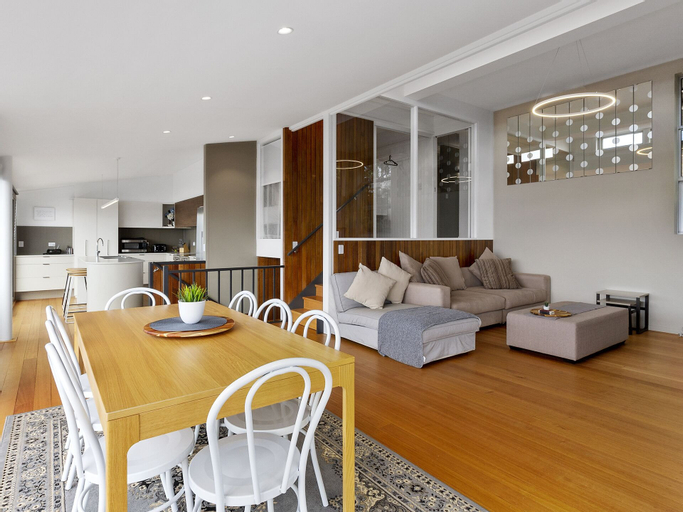 Dining Room 1, Spectacular Views - 2 Bedroom House, Hobart