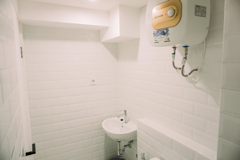 Bathroom 12