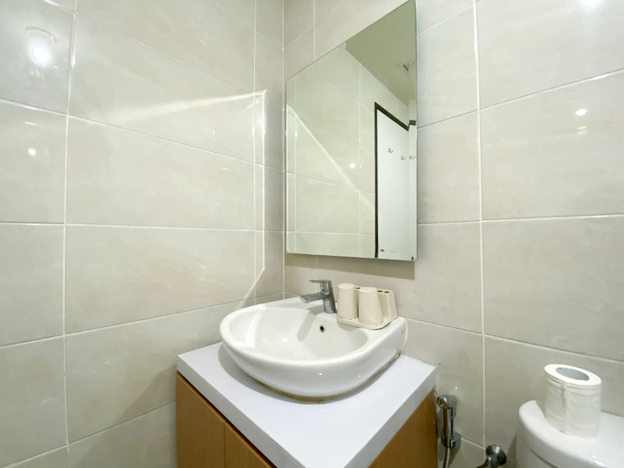 Bathroom 4, Exclusive And Comfortable 1Br Apartment Mustika Golf Residence, Cikarang