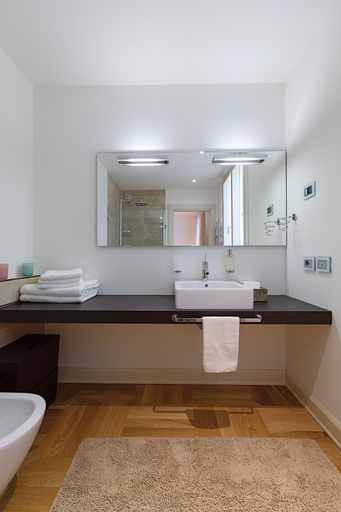 Bathroom 3, Luxury Lakefront Catullo with pool, Brescia