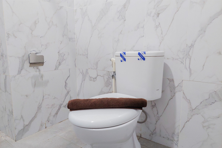 Bathroom 5, Good Deal And Homey Studio Apartment Anwa Residence Bintaro, Tangerang Selatan