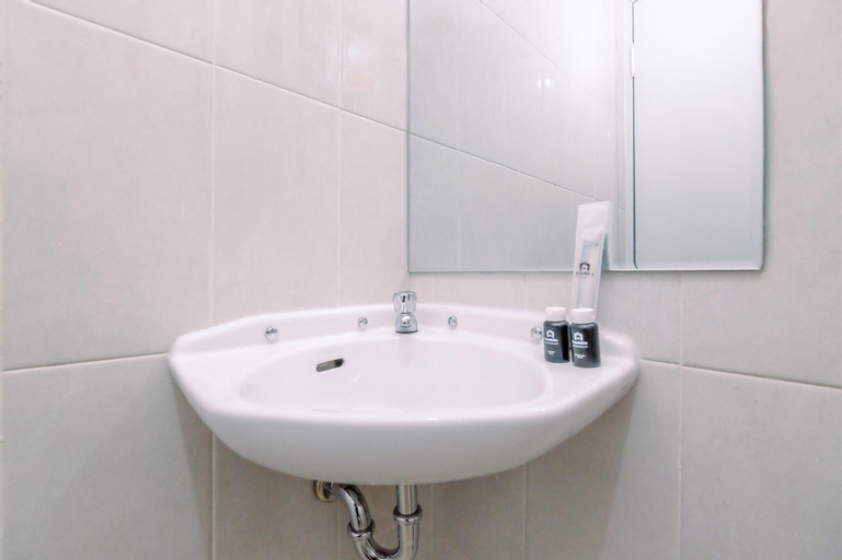 Bedroom 3, Well Furnished And Comfy 2Br At Royal Heights Apartment, Bogor