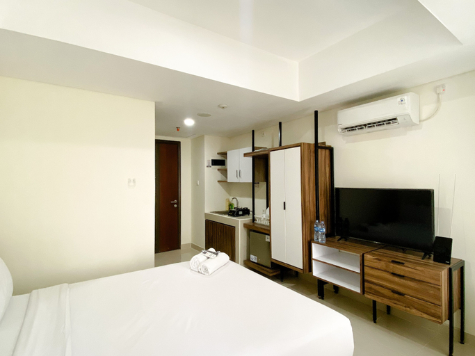 Bedroom 4, Homey And Cozy Stay Studio Room Pollux Chadstone Apartment, Cikarang