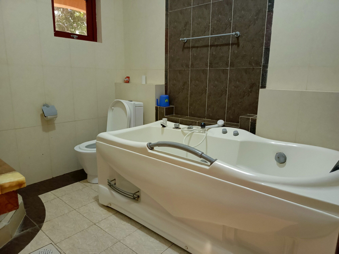 Bathroom 3, Raha Whitesands Apartments, Kisauni