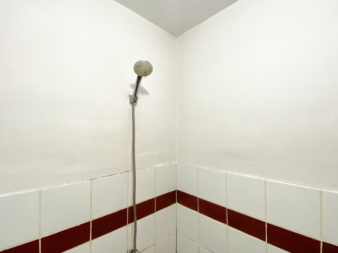 Bathroom 4, Cozy And Minimalist 2Br At Mutiara Bekasi Apartment, Bekasi