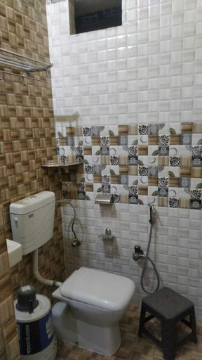 Bathroom 3, Shiv Sadan Palace 1940, Varanasi