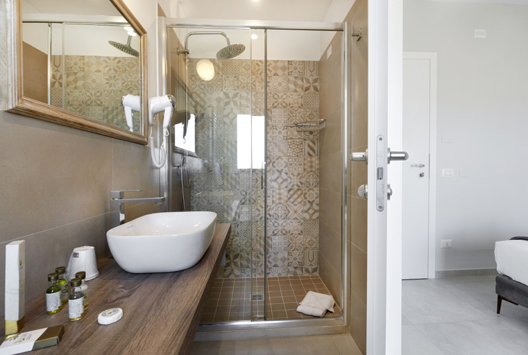 Bathroom 5, Itria Modica, Ragusa
