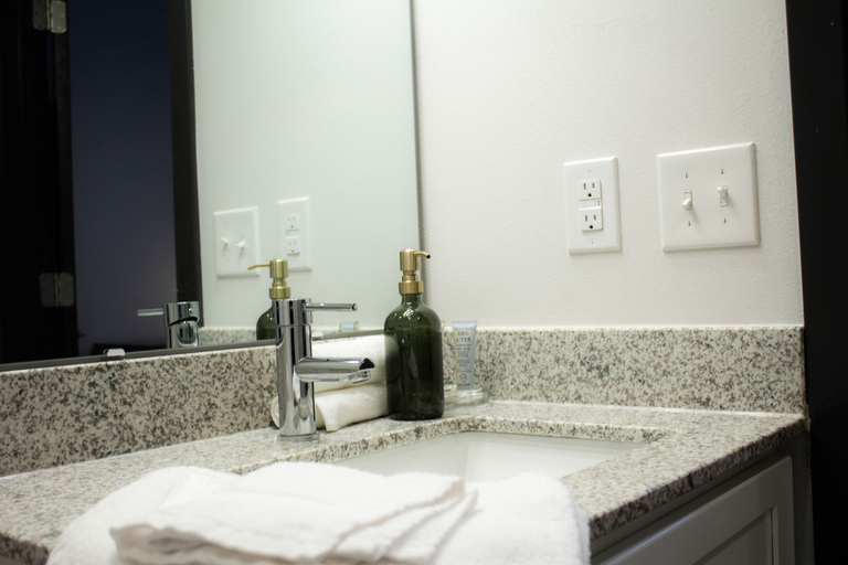 Bathroom 4, Stunning 4-BR Houses with On-Site Pool, Monroe