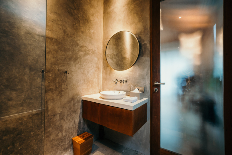 Bathroom 20