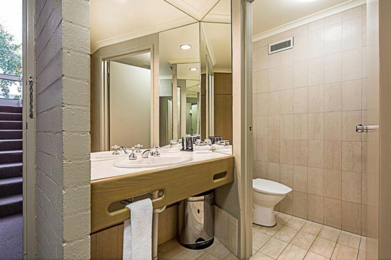 Bathroom 12