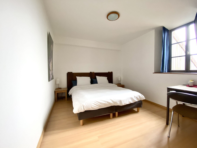 Bedroom 3, Les Deux Ponts, Yonne