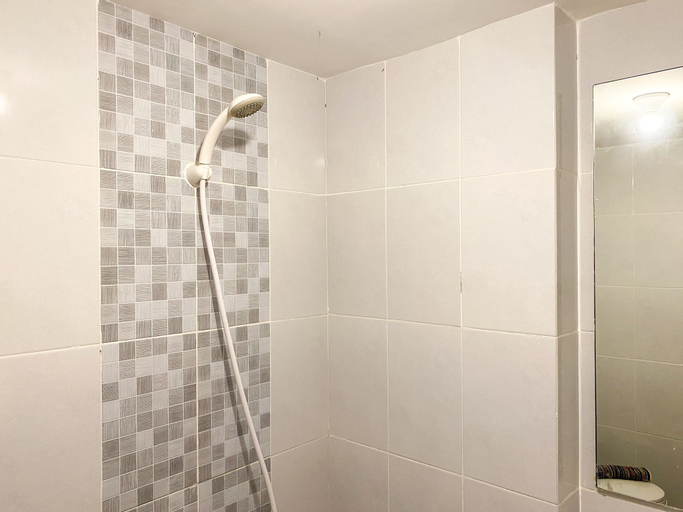 Bathroom 10