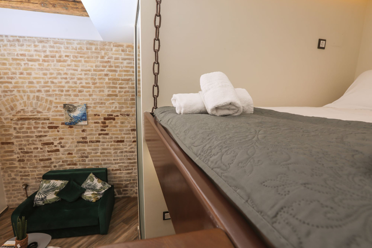 Bedroom 2, Grandpa's Lab, Ionian Islands
