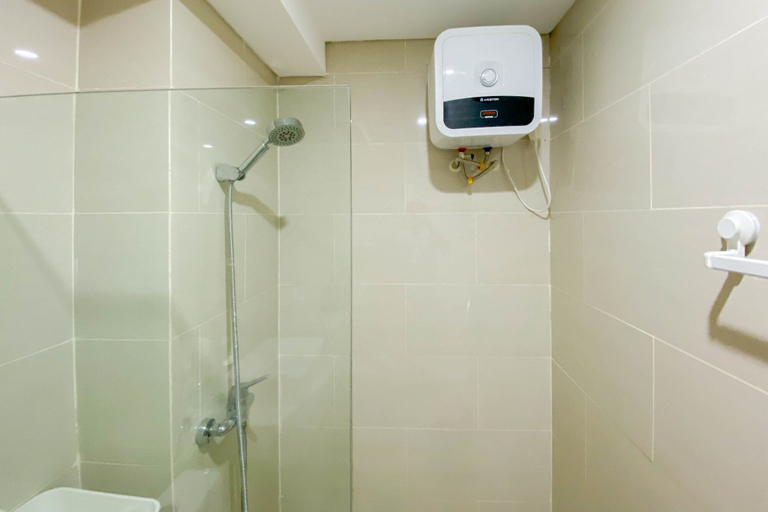 Bathroom 4, Spacious And Warm Studio Daan Mogot City Apartment, Jakarta Barat