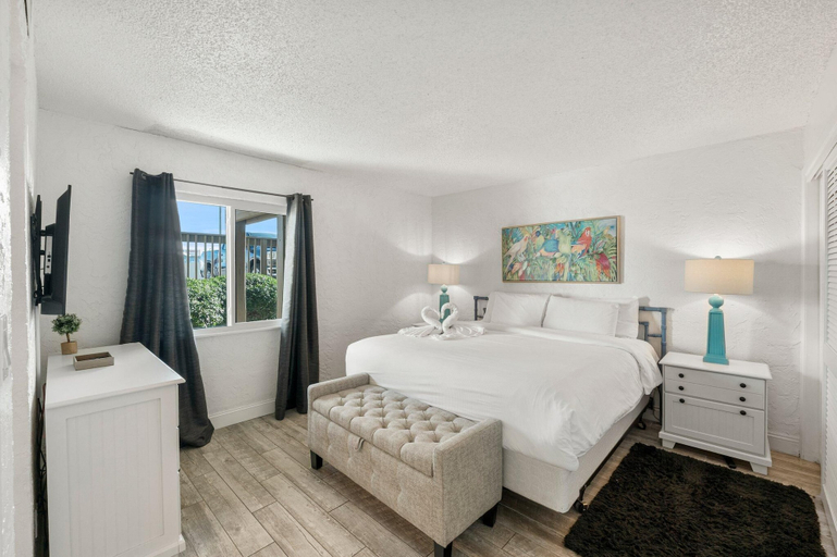 Bedroom 3, Sugar Beach C36, Bay