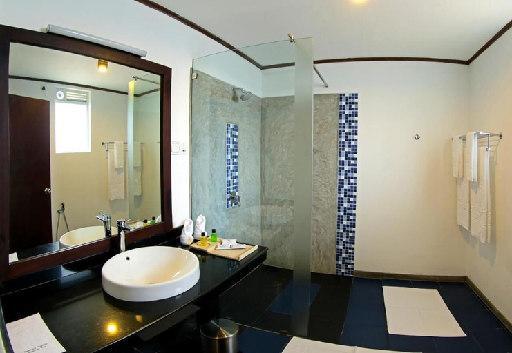 Bathroom 2, Rathna Beach Wadduwa, Kalutara