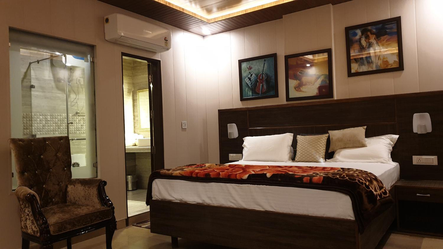 Bedroom 3, Maple Leaf Hotel, Sahibzada Ajit Singh Nagar