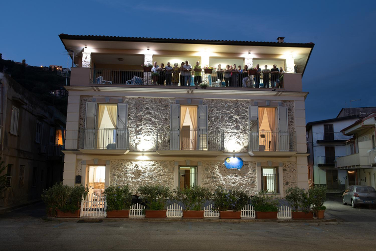 Others 4, Casa del Sole, Vibo Valentia