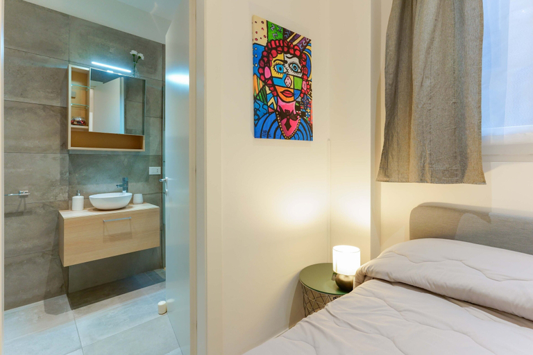 Others 5, Sette Chiese Apartment, Bologna