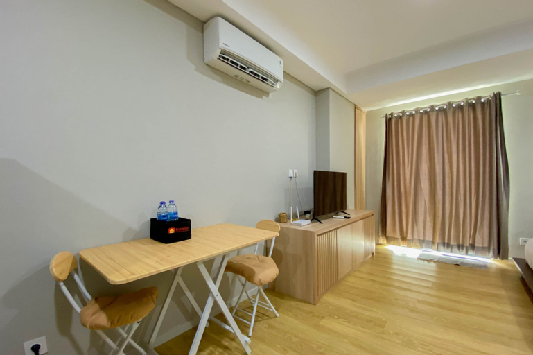 Spacious And Warm Studio Daan Mogot City Apartment, West Jakarta