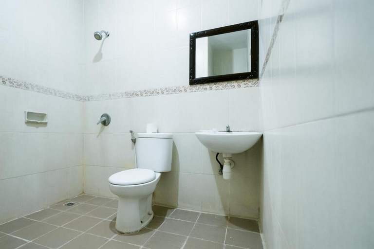 Bathroom 5, New Ananda Beach Hotel, Denpasar