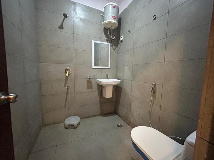 Others 5, The Chaitanya United Stay, Delhi
