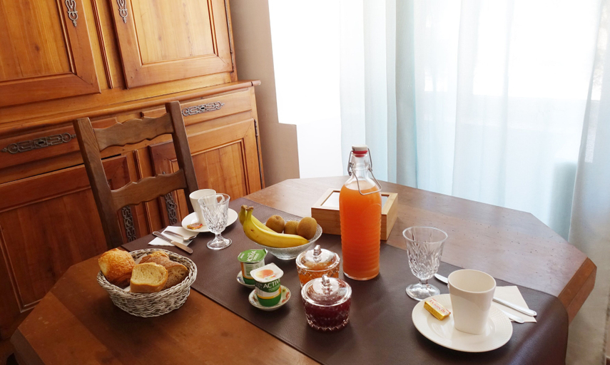 Food & Drinks 5, La Tour de Coron, Ain