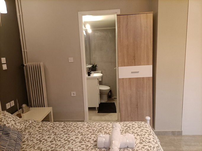 Bedroom 2, Traveler's Nest, Attica