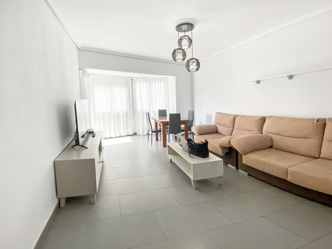Others 4, Elegant 4 beds train station upto 6 Pax, Castellón