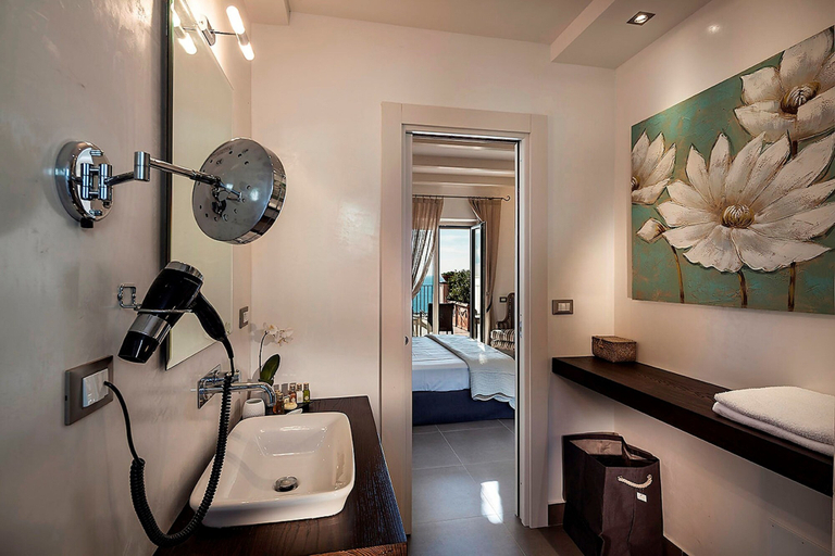 Bathroom 4, Tenuta del Poggio Antico, Napoli