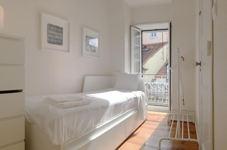 Others 3, Cosy Room Atalaia, Lisbon
