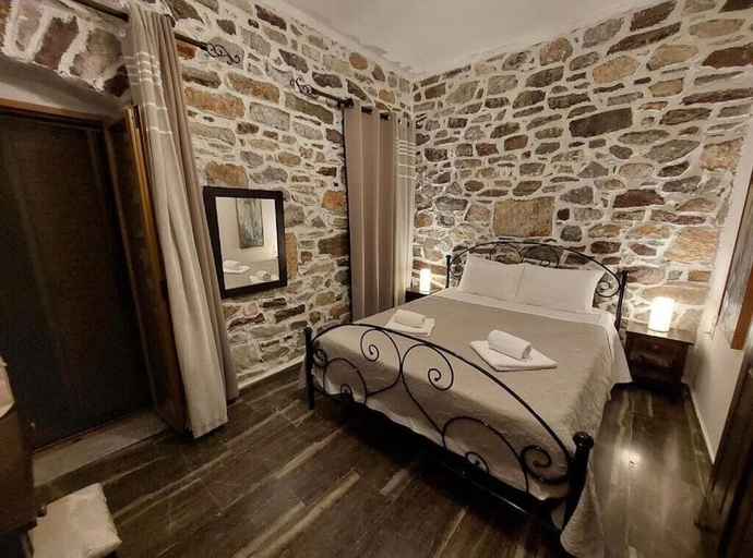 Bedroom 2, Castlerizaraki, Peloponnese