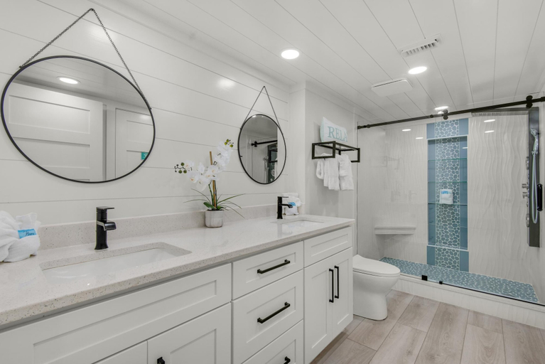 Bathroom 5, Edgewater Tower 2-407, Bay