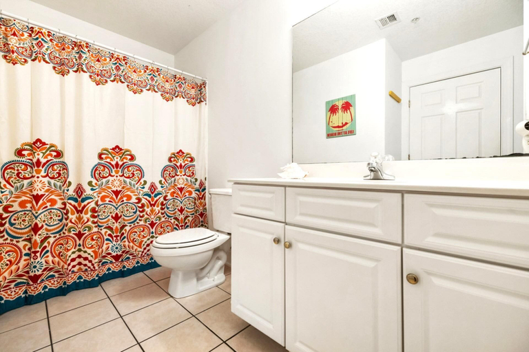 Bathroom 4, Ocean Villa 2101, Bay