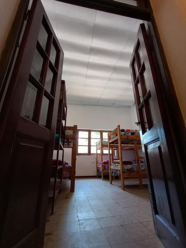 Others 3, casa nuestra hostal, Capital