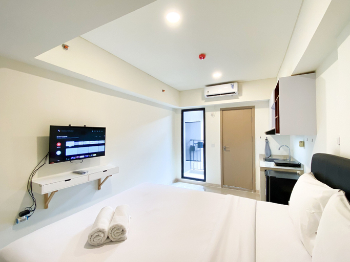 Bedroom 2, Homey And Simply Look Studio Meikarta Apartment, Cikarang