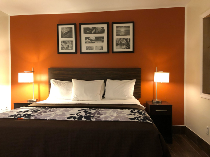 Bedroom 2, LINDENHURST MOTEL, Suffolk