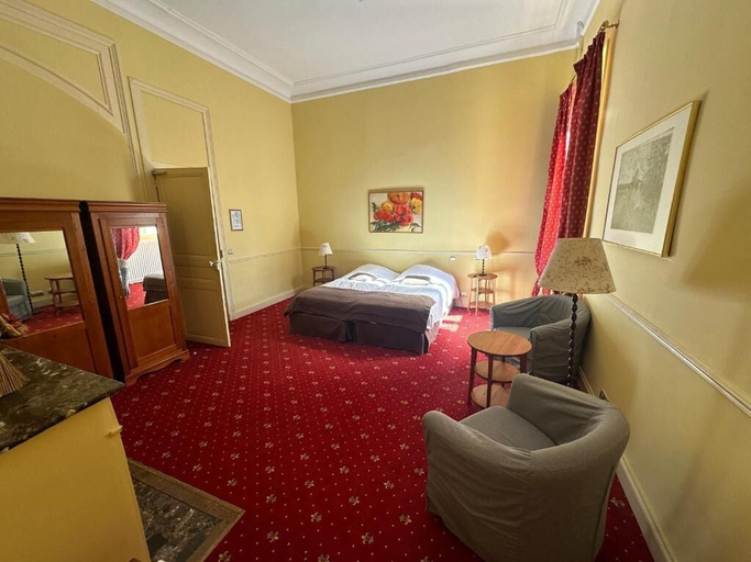 Bedroom 4, Château le Haget, Gers