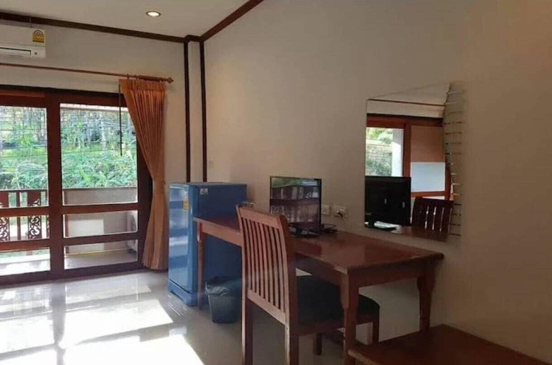 Others 4, JP Place, Ko Lanta