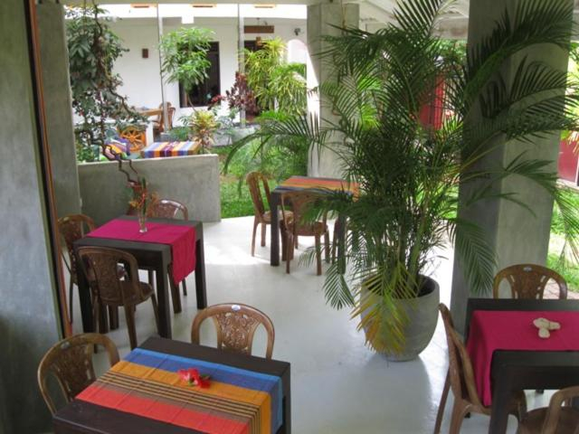 Food & Drinks, Sunil Garden Guesthouse, Habaraduwa