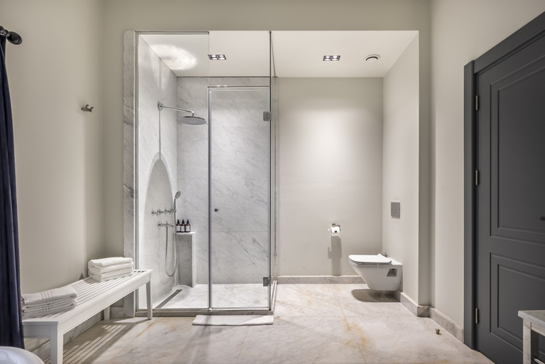 Bathroom 3, DeCamondo Residence, Beyoğlu